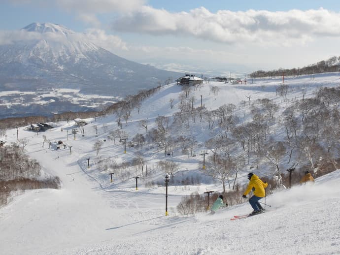 【ニセコマウンテンリゾート グラン・ヒラフ】積雪量約400ｃｍ！雪が豊富なニセコは春のゴールデンウィークもスノーシーズン
