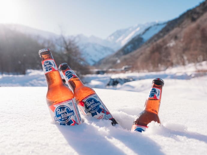 アメリカンラガービール『Pabst Blue Ribbon』とマウンテンフリースタイラー集団『HACHI CREW』のタイアップムービーが公開。 - 画像2