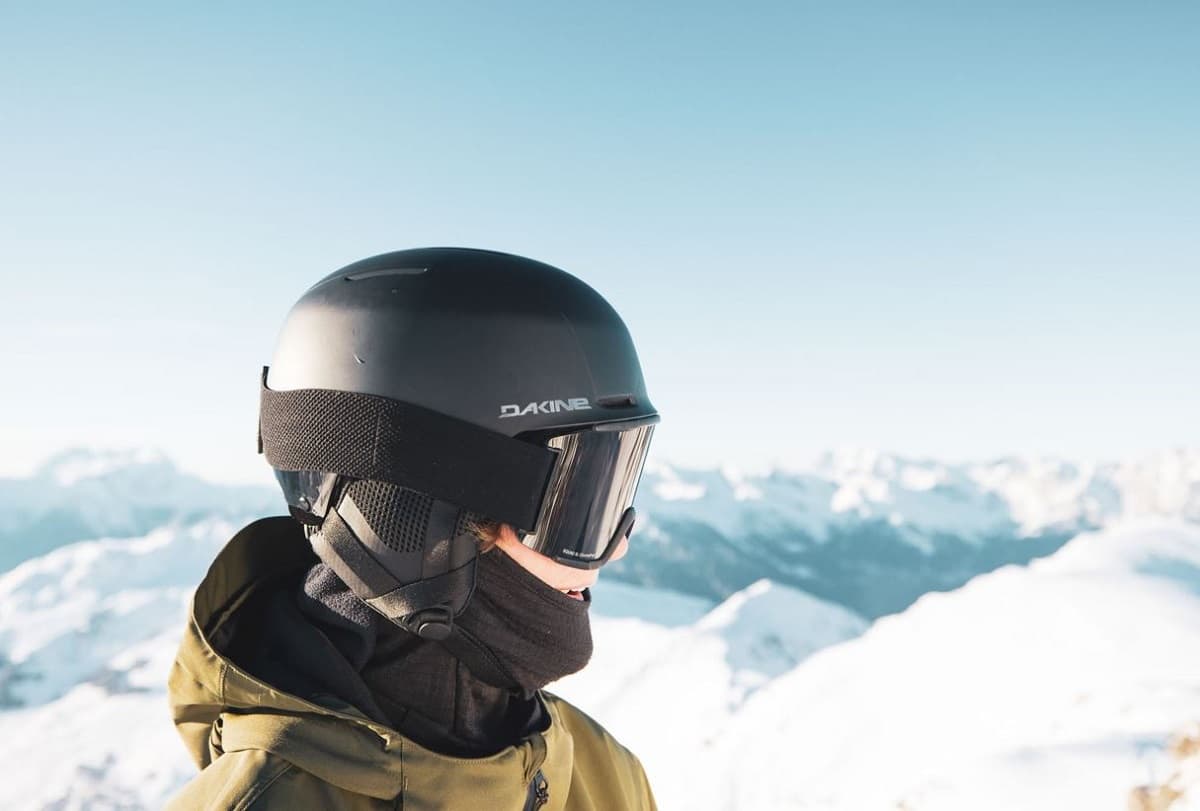 「DAKINE」と「ふじてんスノーリゾート」がヘルメット着用による安全啓発の取り組みを2024-2025シーズンより開始
