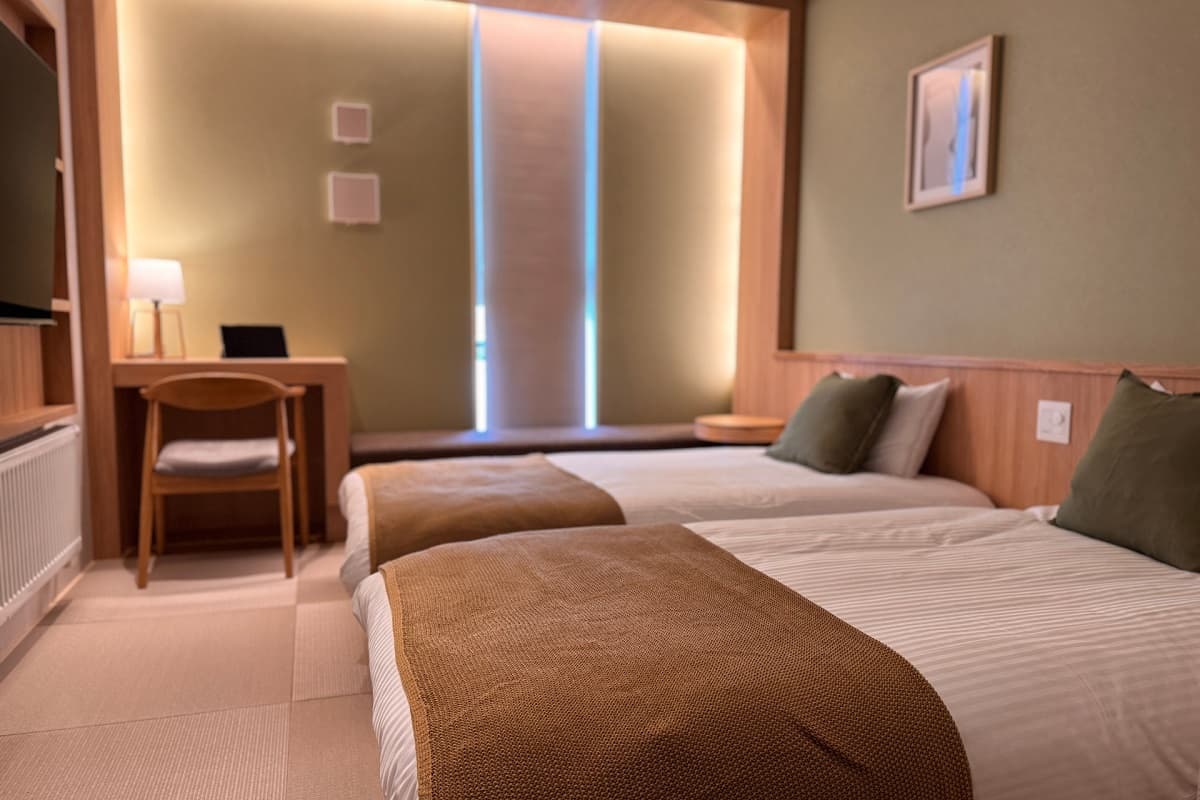 2025年2月1日、次世代スマートホテル「HOTEL LOGIN NISEKO」が北海道ニセコにグランドオープン