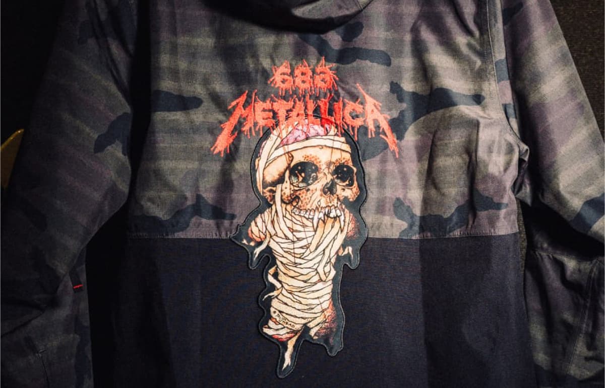 686 × METALLICA、26-27コレクション発売　カモ柄ウェアや限定グローブが登場