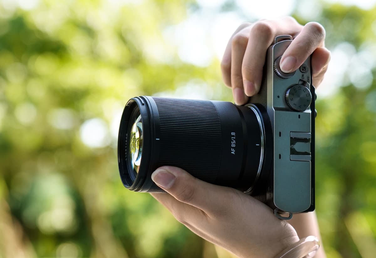 レンズの外観もカスタムできる85mm F1.8レンズ、Lマウント用が登場
