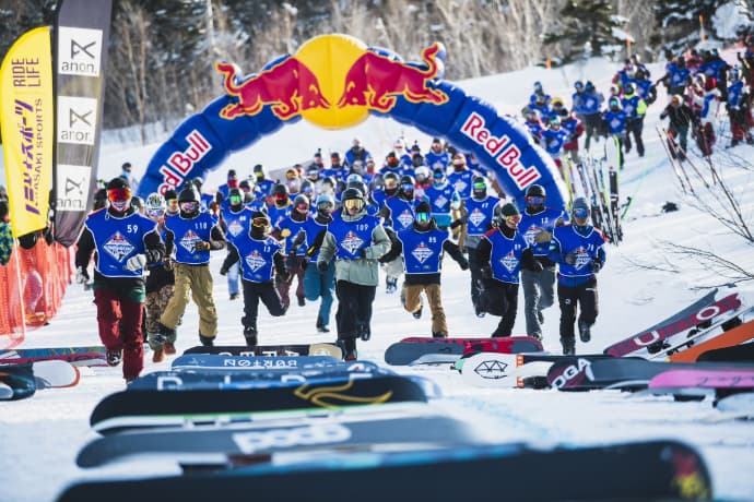度胸と運試しのダウンヒルレース”RED BULL SNOW CHARGE 2022”　3会場にて開催決定！『参加者募集』