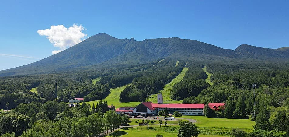 岩手山と八幡平、ふたつの百名山の絶景が望める「八幡平リゾート」でアクティブな休日を
