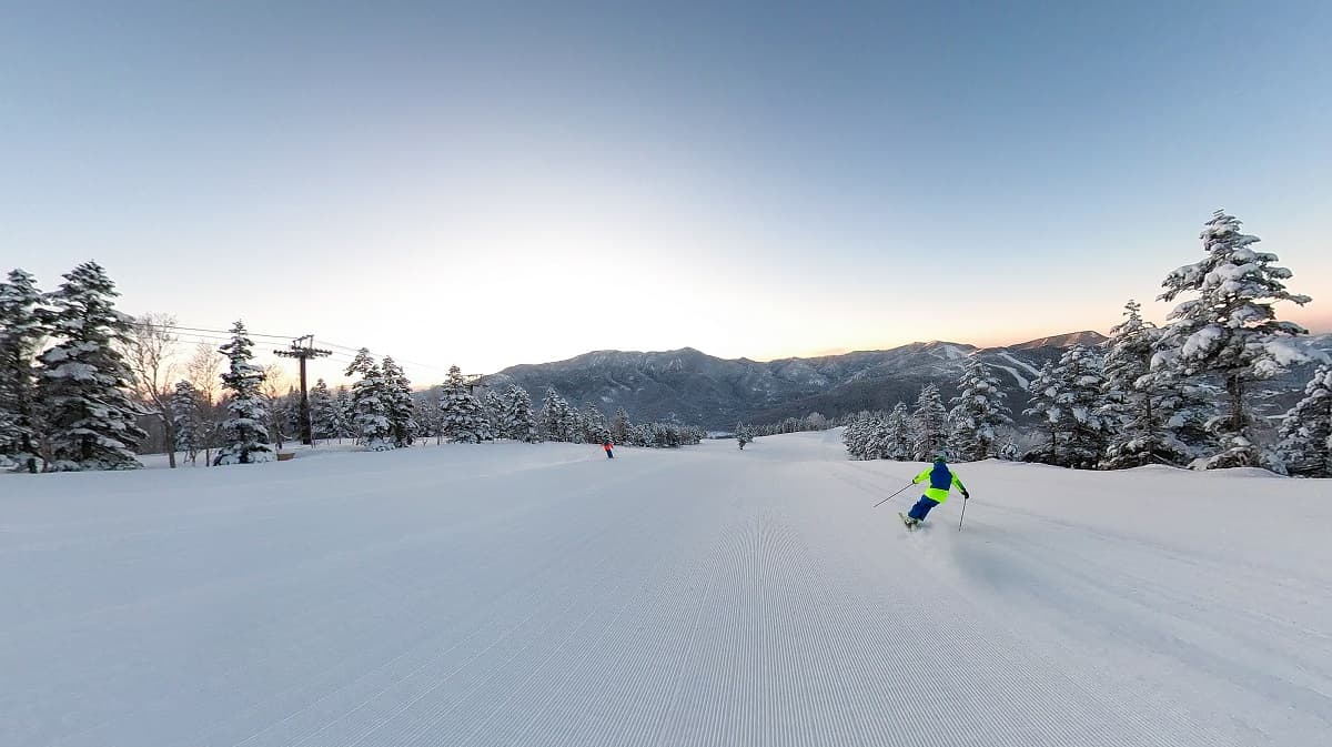 志賀高原プリンスホテル・志賀高原 焼額山スキー場極上の雪質、極上の圧雪技術による最高のゲレンデを滑走、「人生最高の一本」プランは2025年1月～販売開始予定