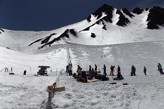 現在積雪330cm。千畳敷スキー場4月上旬OPEN！