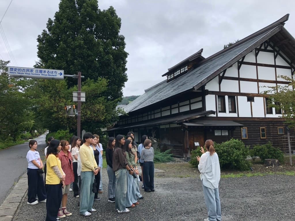 神戸国際大学の学生19名が白馬で観光実習。「オールシーズンのマウンテンリゾート」を学ぶ