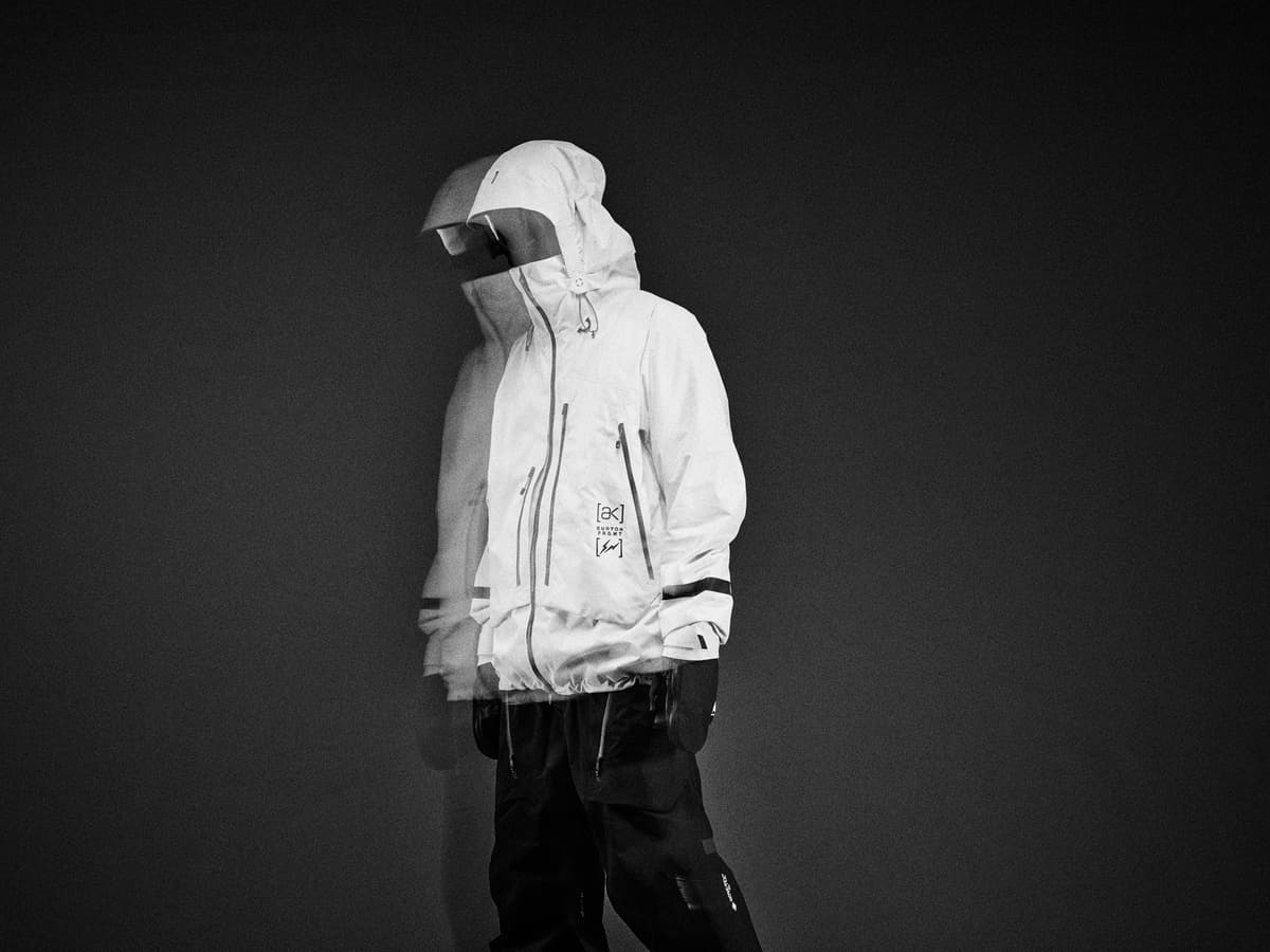 雪山から都市までシームレスに。藤原ヒロシ×Burton「FRAGMENT コレクション」最新作が11月5日発売、今季はバックパックも登場