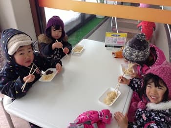 ちびっこパラダイス 湯沢一本杉スキー場でゲレンデもちつき大会開催!! - 画像2