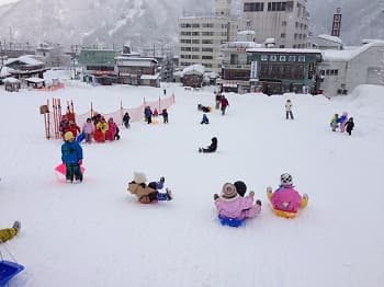 ちびっこパラダイス 湯沢一本杉スキー場でゲレンデもちつき大会開催!! - 画像3