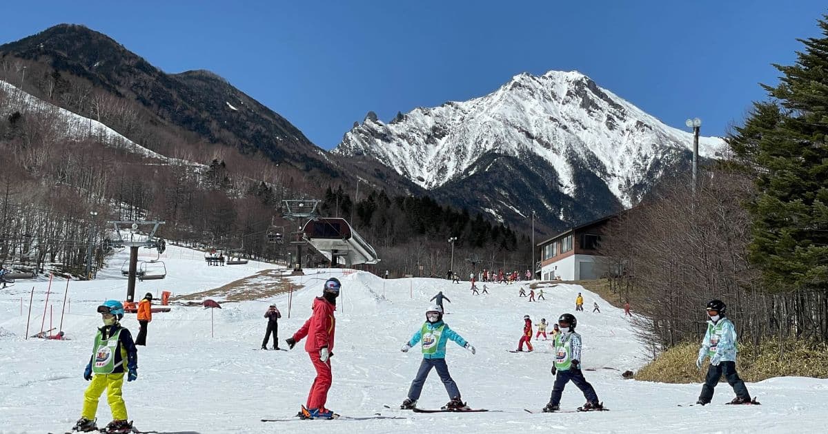 スキー場のルールとマナー｜初心者が覚えておきたい基本と注意点