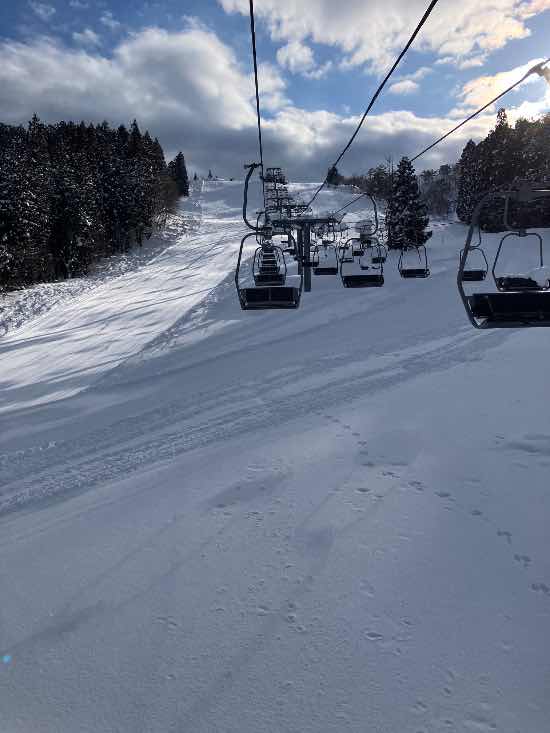 バーンは雑な仕上げでリフト担当者はルーズ！