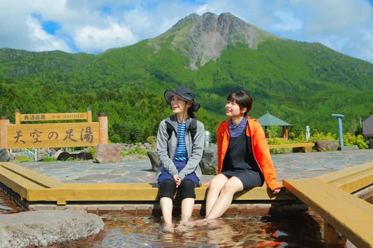 【群馬県】絶景の天空足湯を体験!日光白根山ロープウェイで2千mの山頂 - 画像2
