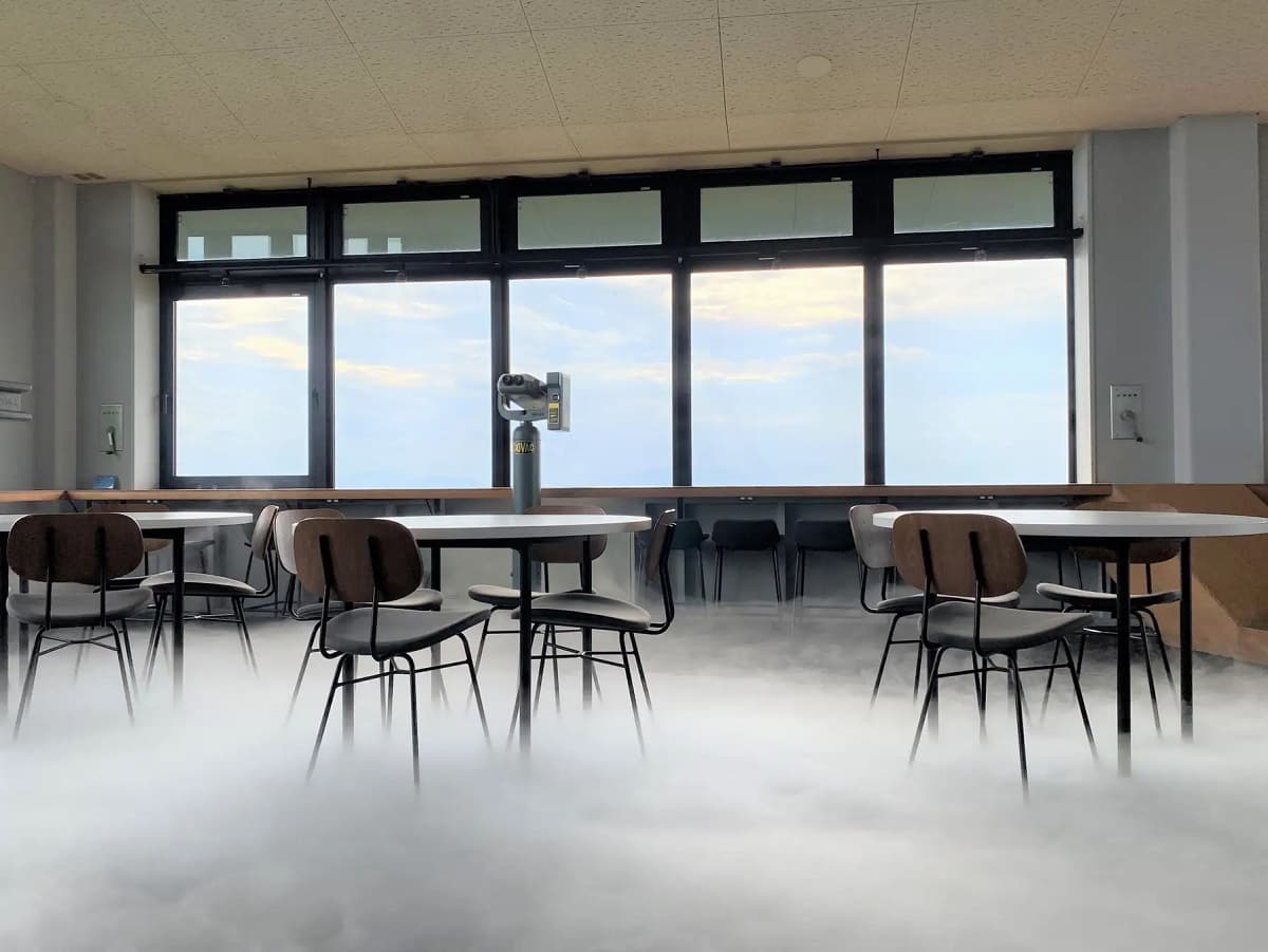 カフェ内で雲海を演出。天空のカフェ「SORA terrace cafe」雲海タイム、明日7月15日(土)よりスタート。