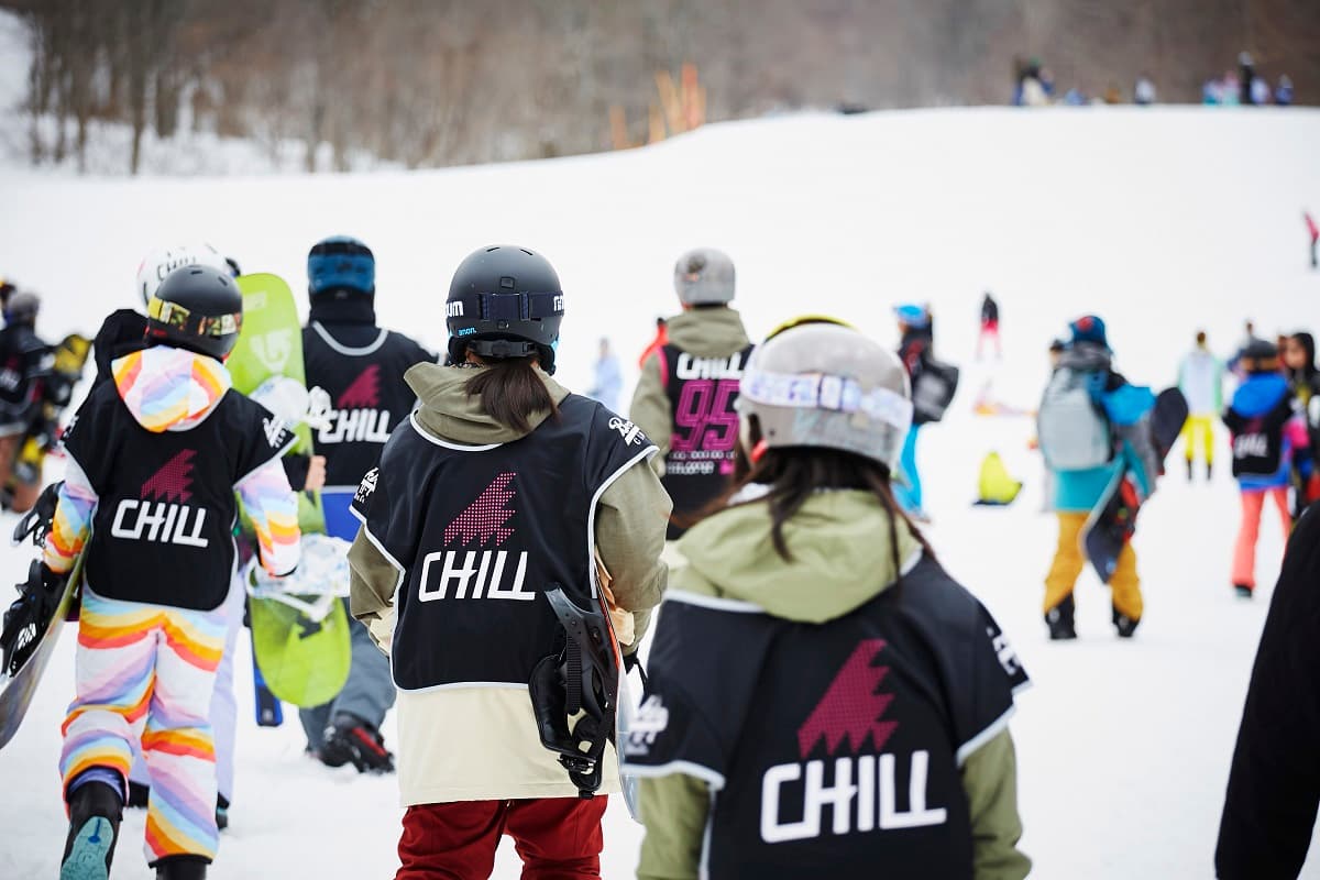 特定非営利法人CHILL主催のスノーボードプログラムをBurtonがサポート。 3月17日・18日に群馬たんばらスキーパークにて開催