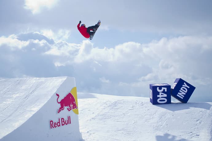 世界初のフリースタイル・スノーボードコンテスト『Red Bull KICK & SHRED』 開催決定!