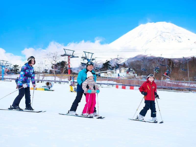山梨・富士山2合目のスキー場『スノーパークイエティ』2025年4月6日(日)まで営業延長を決定